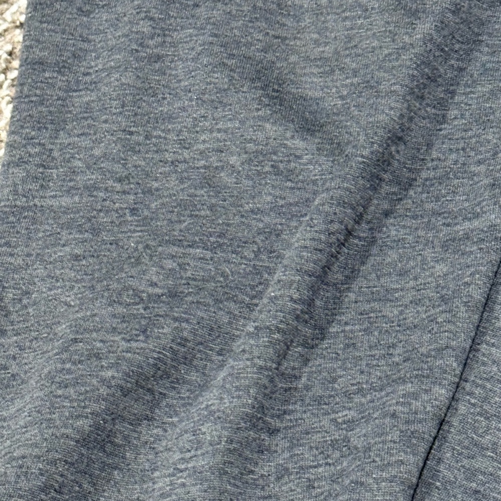 🍌Under Armour Charcoal Athletic Pants barely worn - Picture 4 of 8